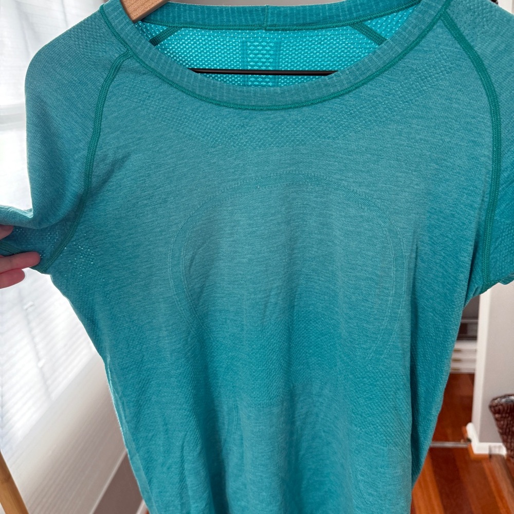Lululemon swiftly tee size 10 - Picture 3 of 5